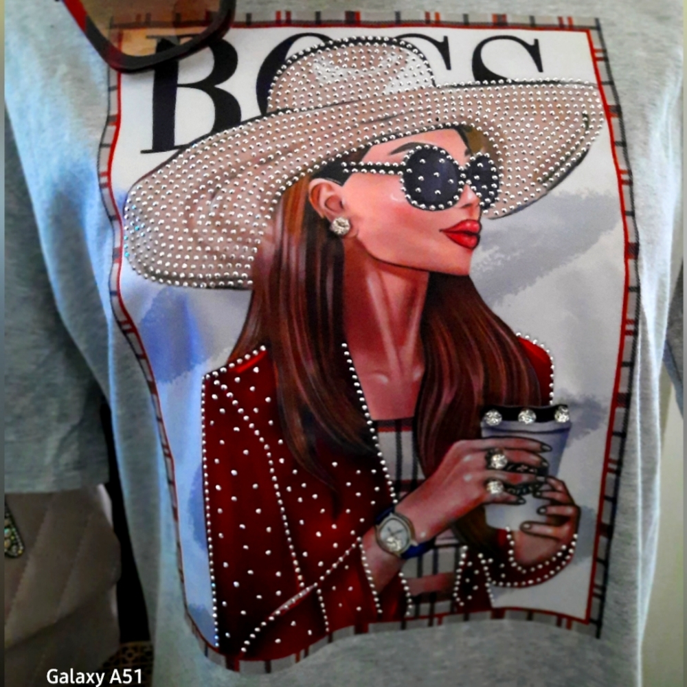 🩷Bling "Boss  t-shirt* sunglasses included